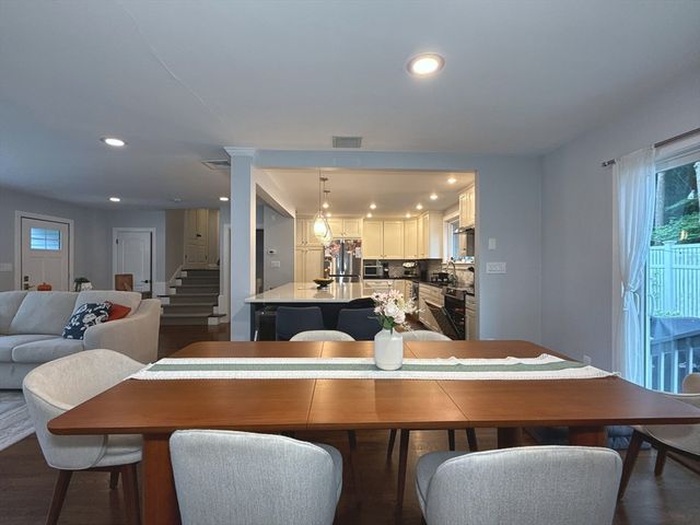 7 Sevland Rd, Newton, MA 02459