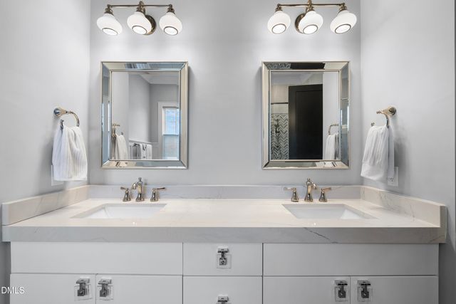 5109 Wainscott Way, Raleigh, NC 27612