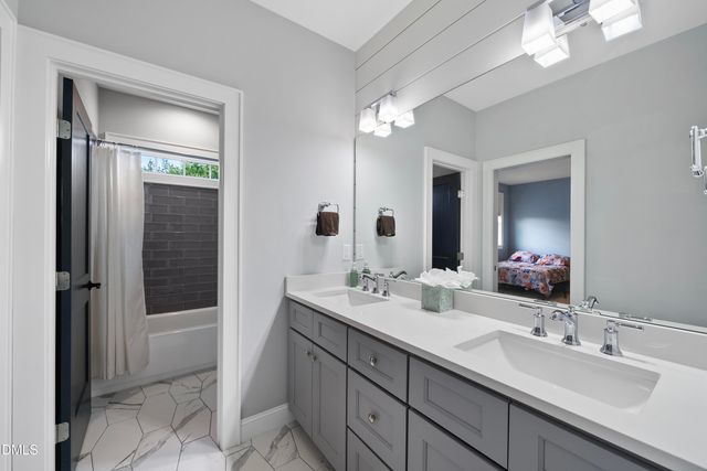 5109 Wainscott Way, Raleigh, NC 27612