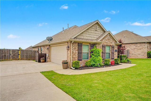 3491 W Weir Road, Fayetteville, AR 72704