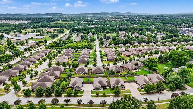 3491 W Weir Road, Fayetteville, AR 72704