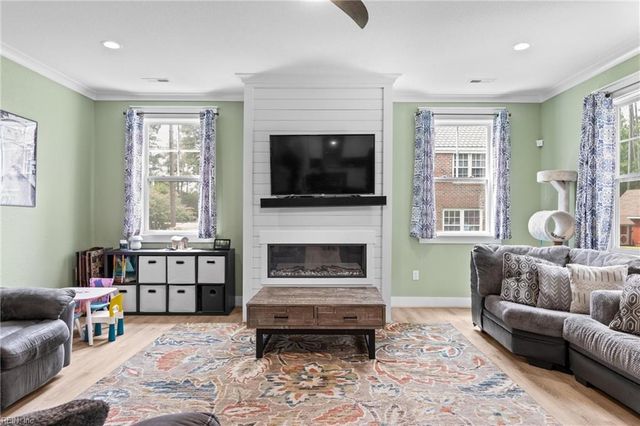204 Wilson DR, Chesapeake, VA 23322