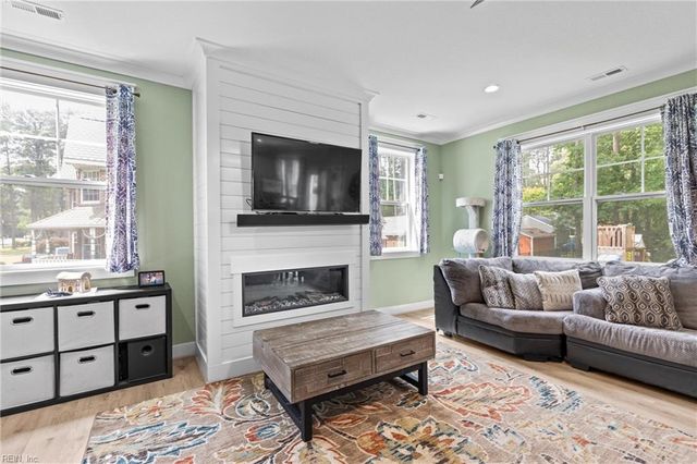204 Wilson DR, Chesapeake, VA 23322