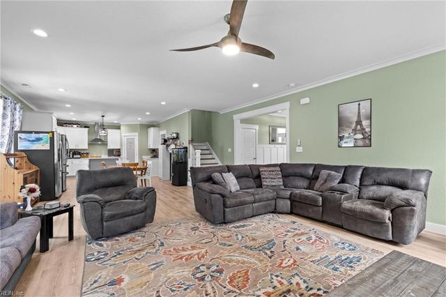 204 Wilson DR, Chesapeake, VA 23322