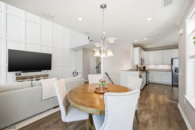 102 Sequoia Dr, Cedar Grove Twp., NJ 07009