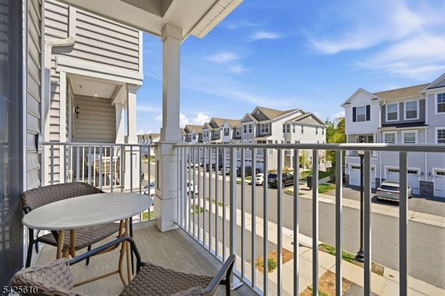 102 Sequoia Dr, Cedar Grove Twp., NJ 07009