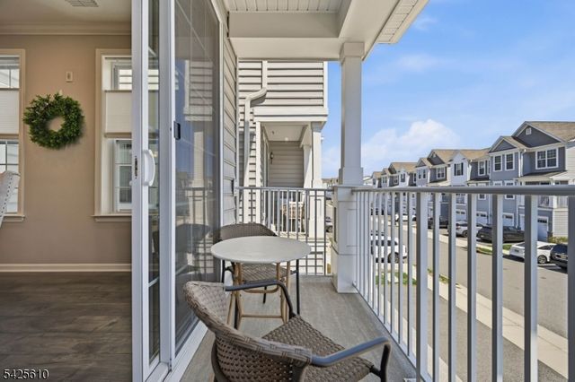102 Sequoia Dr, Cedar Grove Twp., NJ 07009