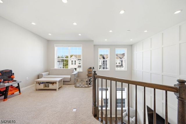 102 Sequoia Dr, Cedar Grove Twp., NJ 07009