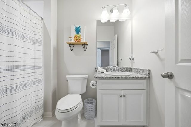 102 Sequoia Dr, Cedar Grove Twp., NJ 07009