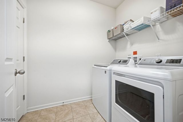 102 Sequoia Dr, Cedar Grove Twp., NJ 07009