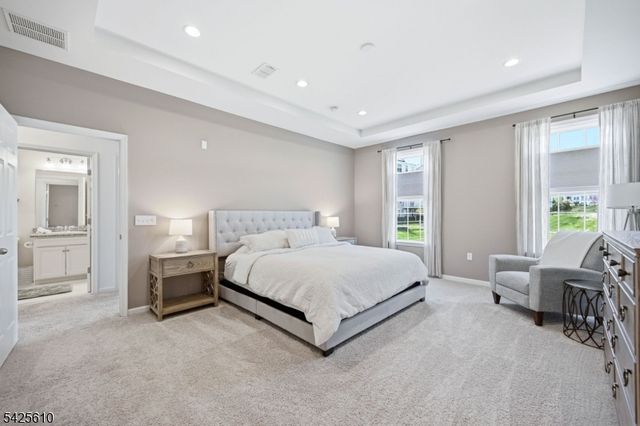 102 Sequoia Dr, Cedar Grove Twp., NJ 07009