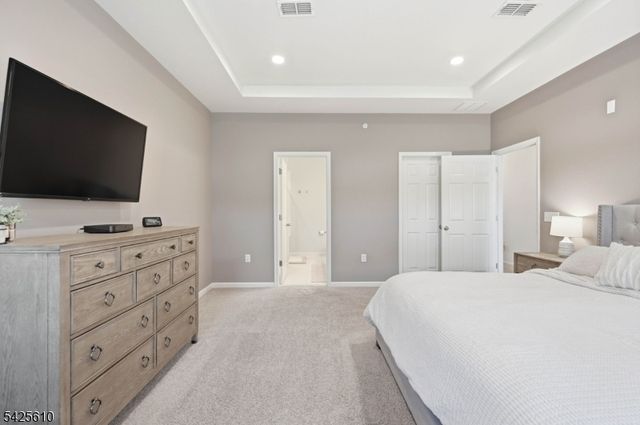 102 Sequoia Dr, Cedar Grove Twp., NJ 07009