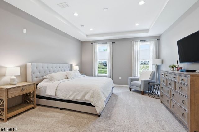 102 Sequoia Dr, Cedar Grove Twp., NJ 07009