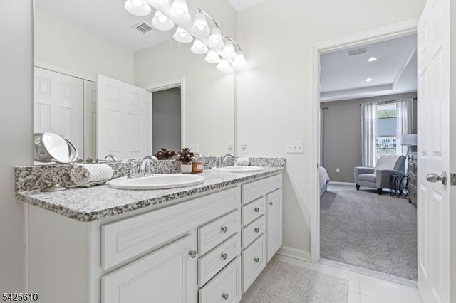 102 Sequoia Dr, Cedar Grove Twp., NJ 07009