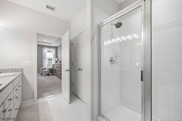 102 Sequoia Dr, Cedar Grove Twp., NJ 07009