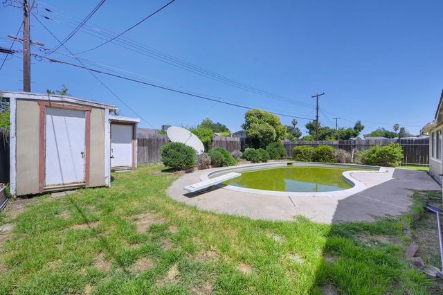 627 Alamos Ave, Sacramento, CA 95815