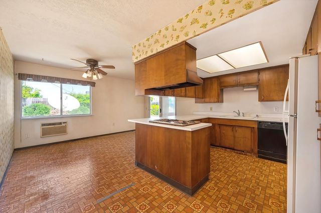 627 Alamos Ave, Sacramento, CA 95815