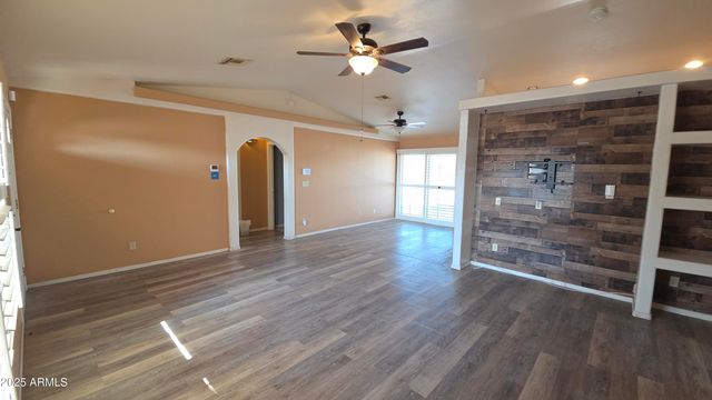 9054 W TINAJAS Drive, Arizona City, AZ 85123