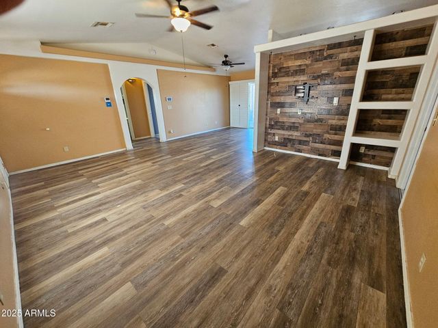 9054 W TINAJAS Drive, Arizona City, AZ 85123