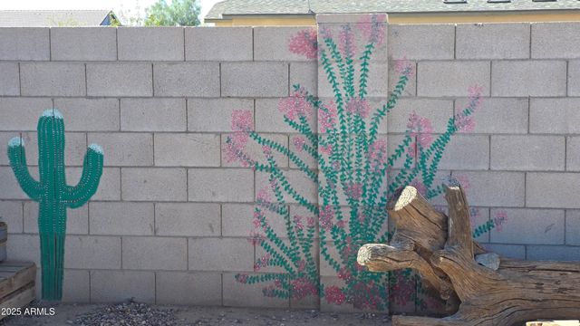 9054 W TINAJAS Drive, Arizona City, AZ 85123