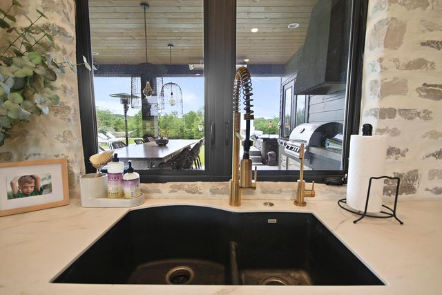 6030 N LOCUST GROVE CHURCH RD, Columbia, MO 65202