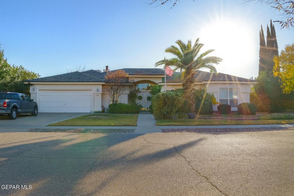 636 Rosinante Road, El Paso, TX 79922