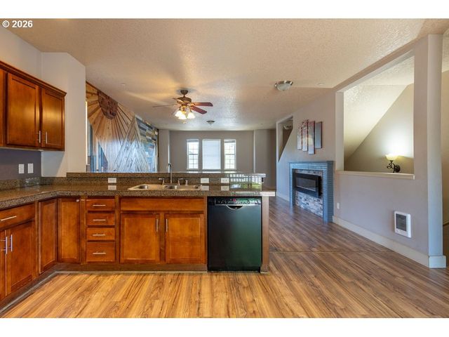 10903 Ne 8TH Cir, Vancouver, WA 98664