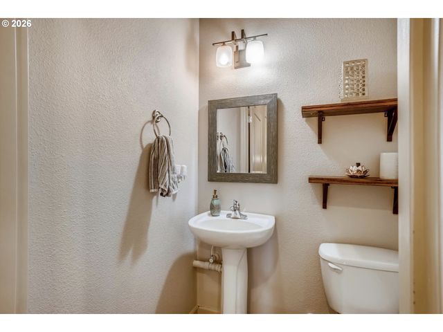 10903 Ne 8TH Cir, Vancouver, WA 98664