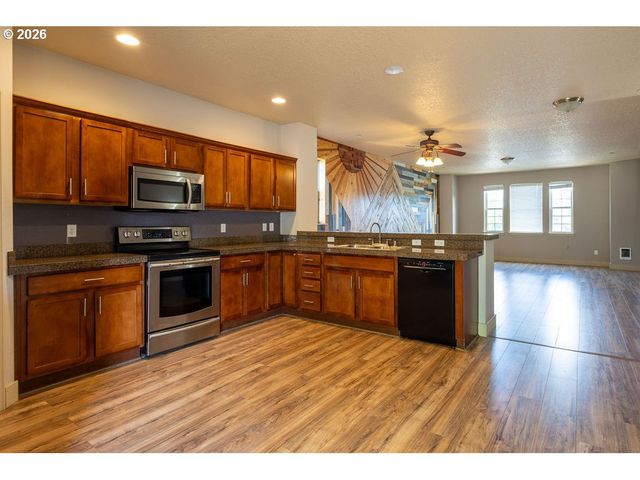 10903 Ne 8TH Cir, Vancouver, WA 98664