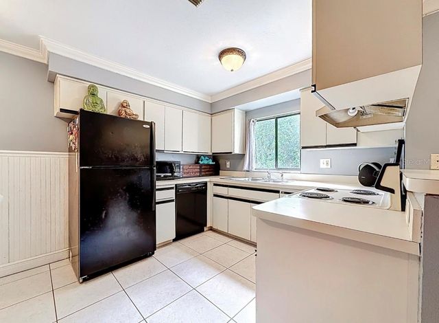 3583 WHISPERING OAKS LANE 110, Palm Harbor, FL 34684