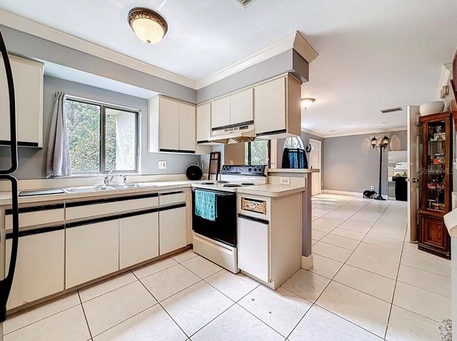 3583 WHISPERING OAKS LANE 110, Palm Harbor, FL 34684