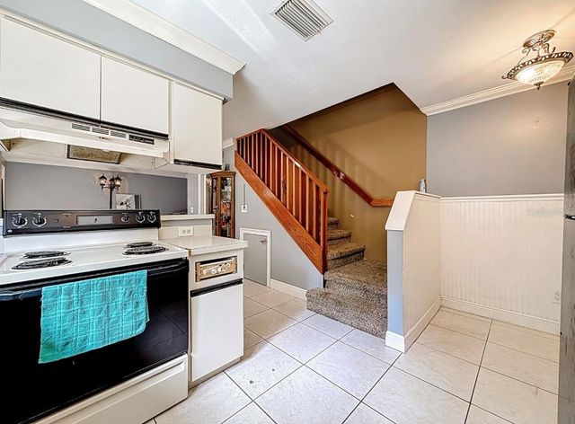 3583 WHISPERING OAKS LANE 110, Palm Harbor, FL 34684