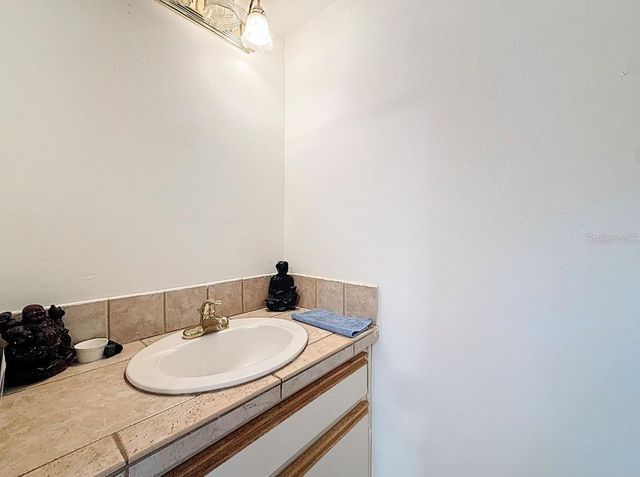 3583 WHISPERING OAKS LANE 110, Palm Harbor, FL 34684