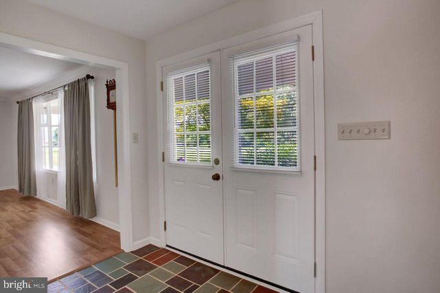 1734 BLAKEWOOD DR, Chambersburg, PA 17201