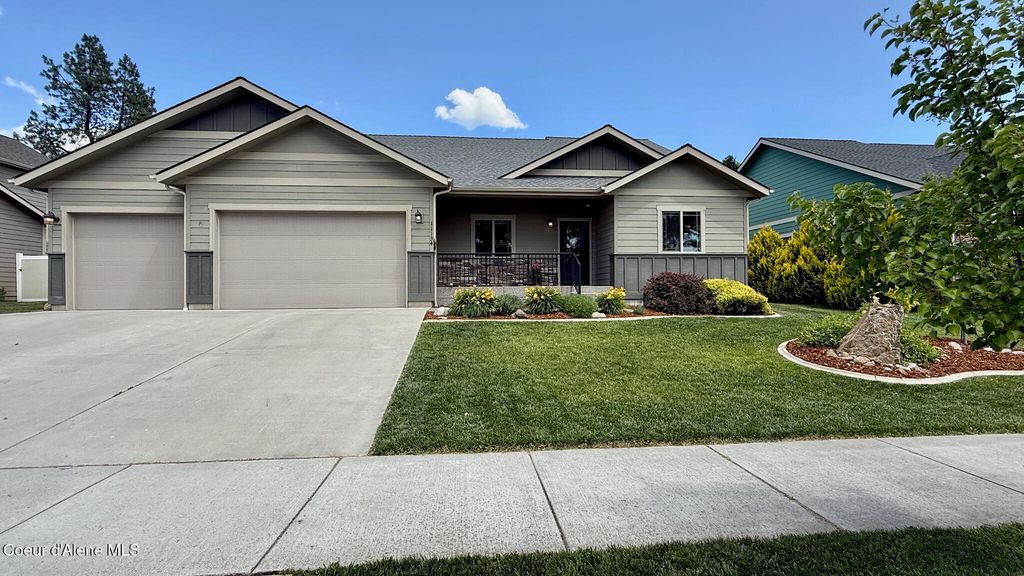 11134 N SAGE LN, Hayden, ID 83835