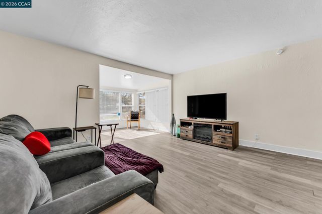 104 Alvarado Ave, Pittsburg, CA 94565