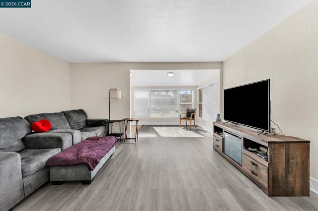 104 Alvarado Ave, Pittsburg, CA 94565