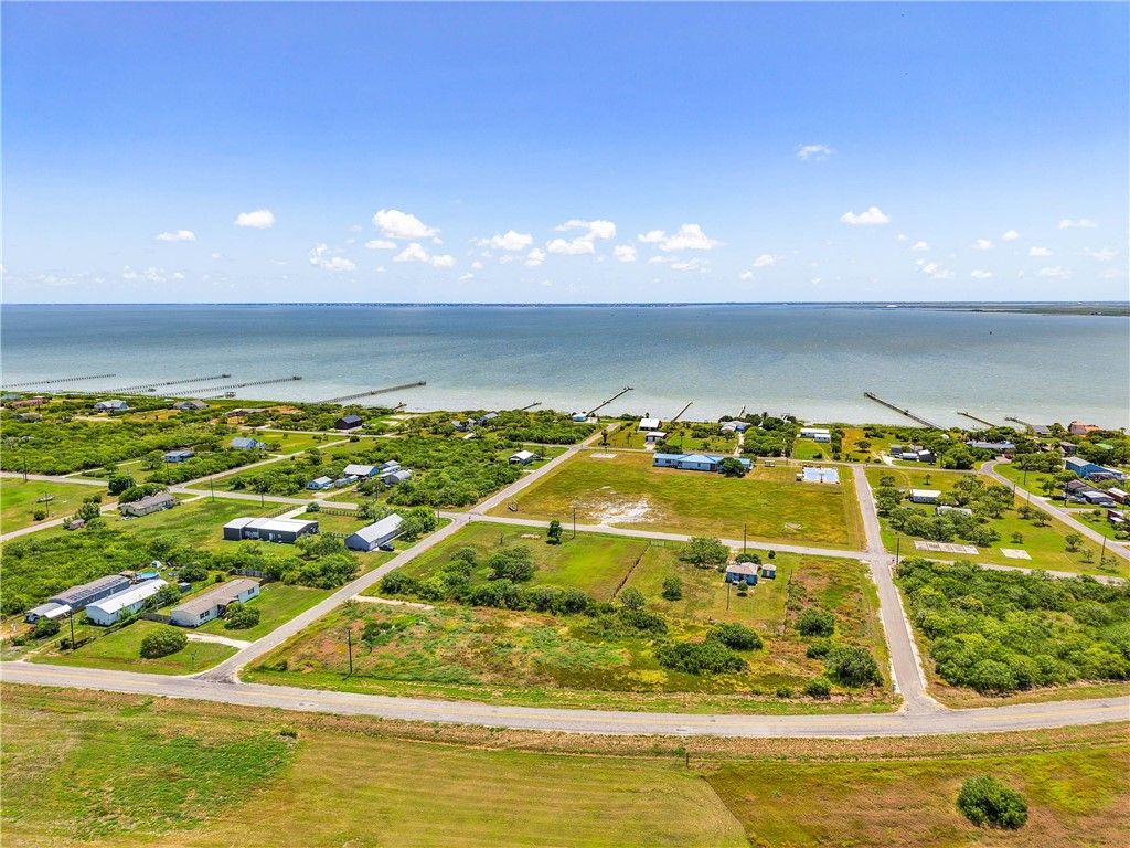303 Plummer Ave, Bayside, TX 78340 — exterior