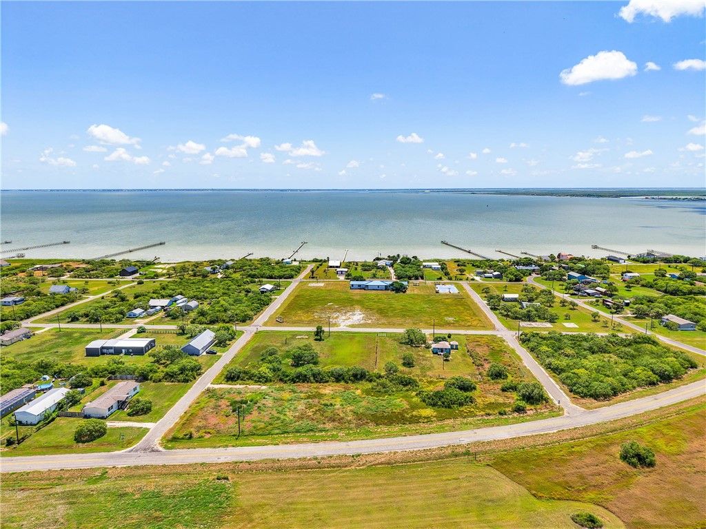 303 Plummer Ave, Bayside, TX 78340 — photo 3