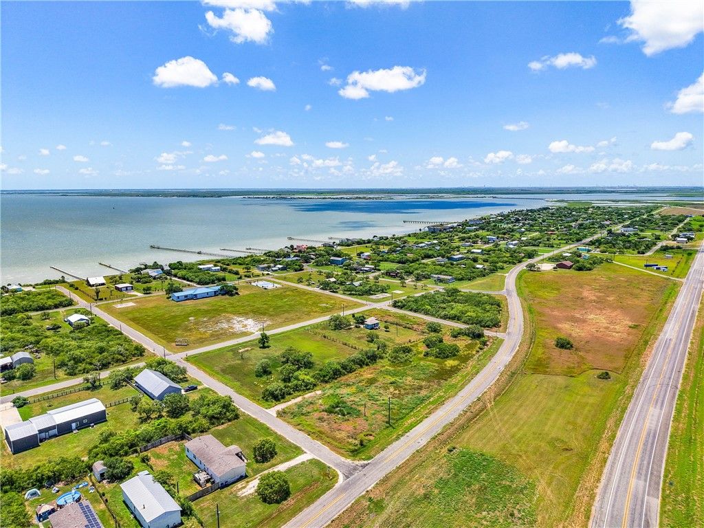 303 Plummer Ave, Bayside, TX 78340 — photo 5