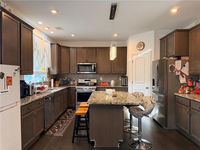 1590 Hillcrest Drive, Sugar Hill, GA 30518