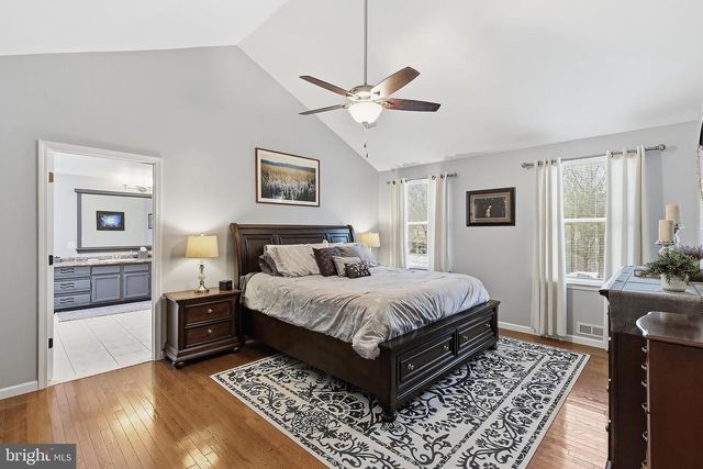 18 HEMLOCK DR, New Egypt, NJ 08533