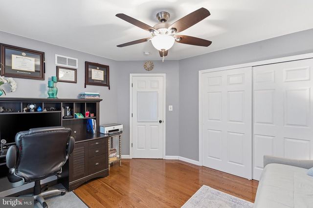 18 HEMLOCK DR, New Egypt, NJ 08533