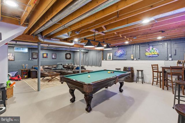 18 HEMLOCK DR, New Egypt, NJ 08533