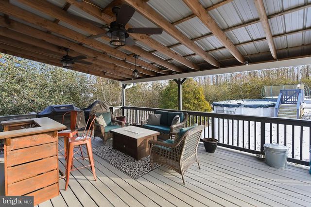 18 HEMLOCK DR, New Egypt, NJ 08533