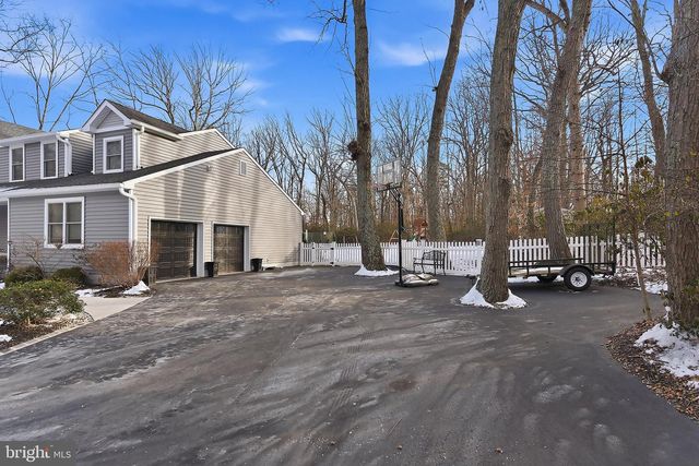 18 HEMLOCK DR, New Egypt, NJ 08533