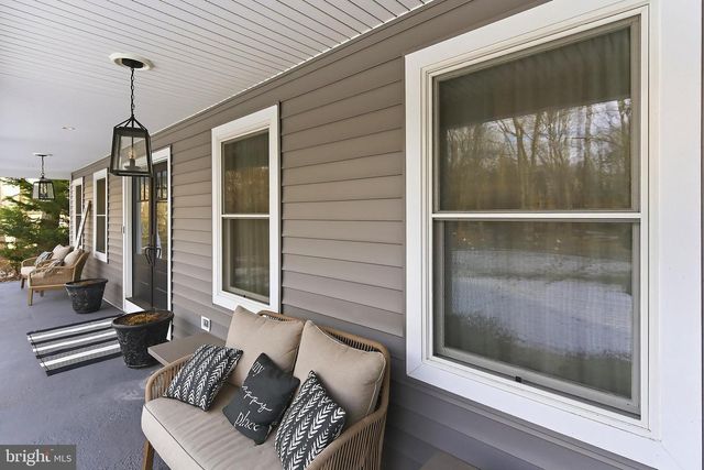 18 HEMLOCK DR, New Egypt, NJ 08533