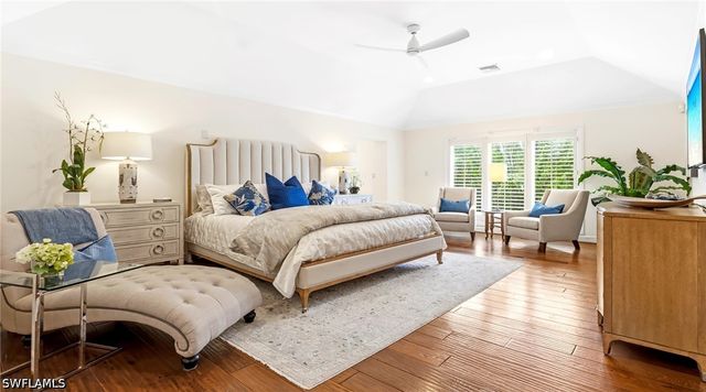 2700 Treasure LN, Naples, FL 34102