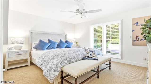 2700 Treasure LN, Naples, FL 34102
