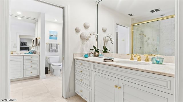 2700 Treasure LN, Naples, FL 34102